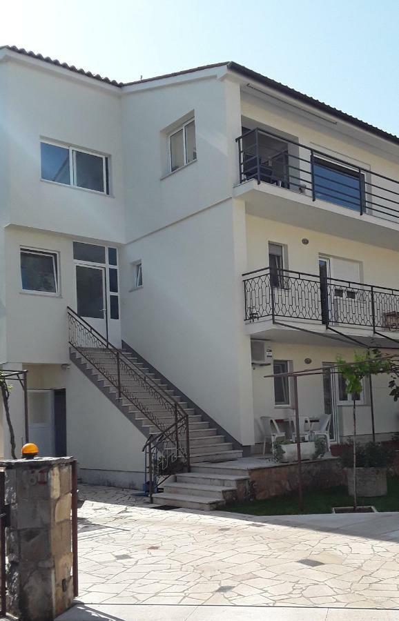 Apartment Mirta Pula Exterior foto
