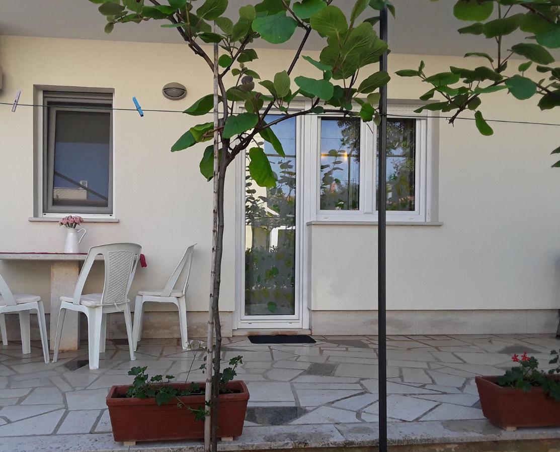 Apartment Mirta Pula Exterior foto